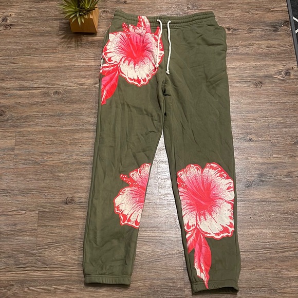 Urban Outfitters Pants & Jumpsuits Urban Outfitters Floral Print
